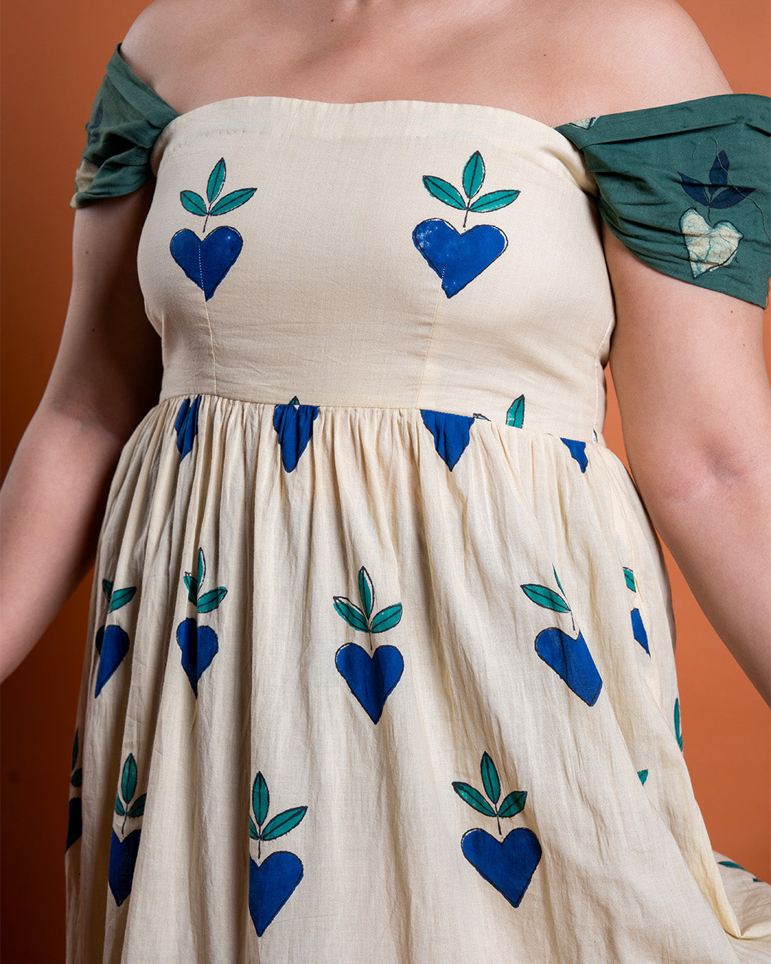 Heartleaf Off-Shoulder Dress